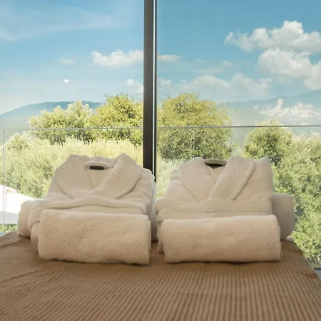 Casa Ma - Contemporary Living Villa Khelmáta